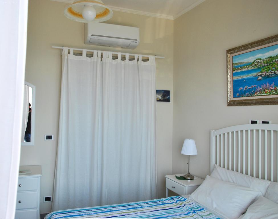 Taorminaxos Wonderful Seaview Apartment Giardini Naxos Luaran gambar