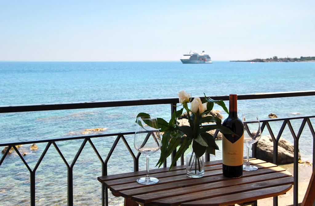 Taorminaxos Wonderful Seaview Apartment Giardini Naxos Luaran gambar