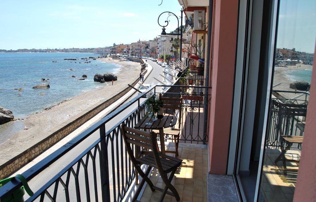 Taorminaxos Wonderful Seaview Apartment Giardini Naxos Luaran gambar