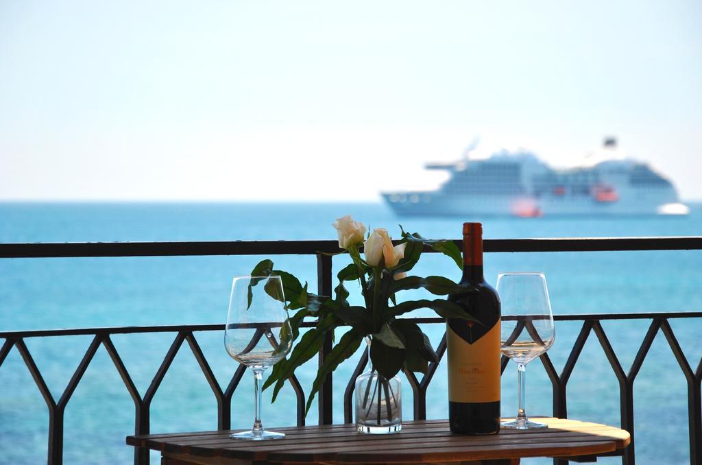Taorminaxos Wonderful Seaview Apartment Giardini Naxos Luaran gambar