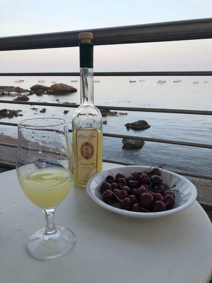 Taorminaxos Wonderful Seaview Apartment Giardini Naxos Luaran gambar